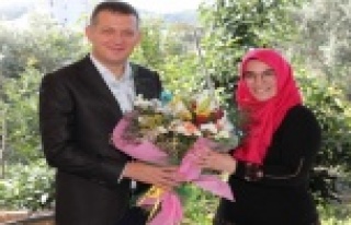 Kaymakam Ürkmezer Alanyalı kadın çiftçiler unutmadı