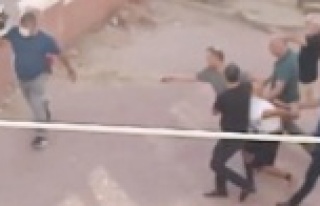 Kelepçeleri gizleyip polisten kaçan şüpheli bir...