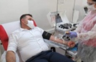 Koronayı yenen Yücel'den İmmün plazma bağışı