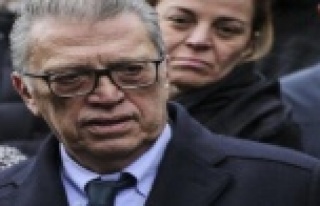 Mesut Yılmaz için saygı duruşu