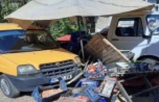 Polisten kaçan sürücü pazara daldı: 1 yaralı