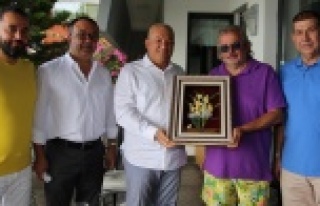 Şahin'den duayen gazeteciye teşekkür