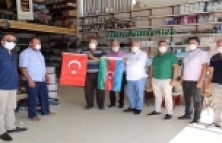Şahin ve yönetimi Türk ve Azerbaycan bayrağı...