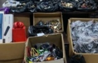 Yüzlerce gümrük kaçağı malzeme ele geçirildi