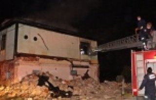 Akaryakıt istasyonu yanındaki metruk binada korkutan...