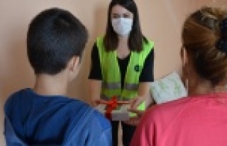 Alanya'daki ihtiyaç sahibi öğrencilere tablet...