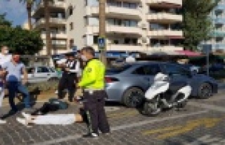 Alanya’da motosikletle otomobil çarpıştı: 2...