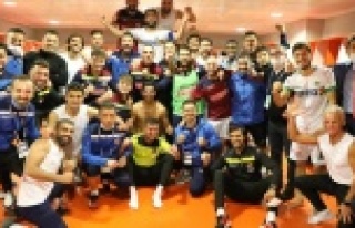 Alanyaspor liderliği bırakmadı