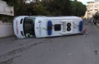 Antalya'da ambulans kazası: 1 hemşire yaralı
