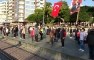 Antalya'da sosyal mesafeli 10 Kasım töreni