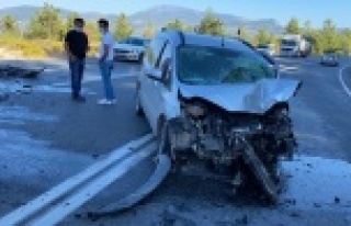 Antalya'da trafik kazası: 6 yaralı