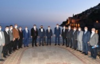 "Antalya'nın turizm gelirleri bakımından...