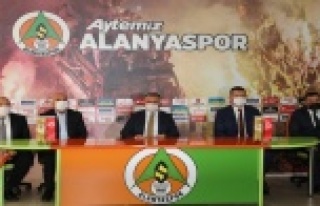 Antalya Valisi Yazıcı, Başkan Çavuşoğlu’nu...