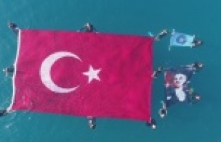 Ata'yı denizde açtıkları 54 metrekarelik...