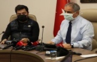 Başkan Böcek tamamen ağızdan besleniyor