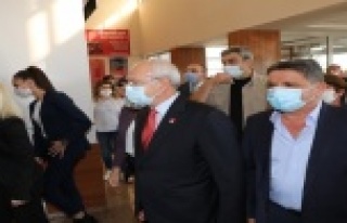 Başkan Böcek’i hastanede ziyaret eden Kılıçdaroğlu:...