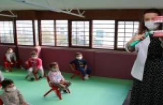 Büyükşehir’den miniklere diş sağlığı eğitimi