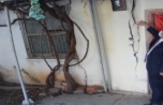 Çeyrek asır önce doldurulan arıklar üzerine yapılan...