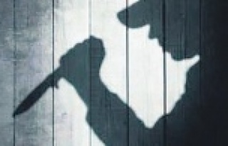 Eski karısını boğazını keserek öldürdü