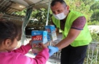 Halk Süt dağıtımı devam ediyor