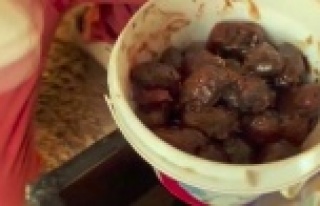 Hurma içine enjekte edilmiş uyuşturucu yakalandı