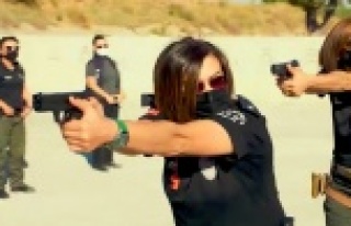 Kadın polisler poligonda erkeklere taş çıkarttı