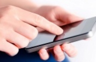 Kızı yaşındaki işçiye SMS attı, tazminatsız...