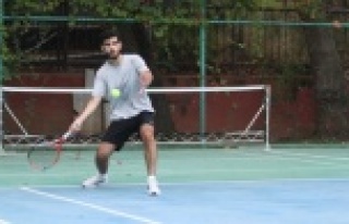 Pandemiye karşı öğretmenler günü tenis şenliği...