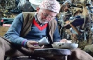 83 yaşında 120 yıllık dükkanda 73 yıldır çan...