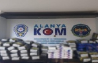 Alanya'da kaçak tütün operasyonu