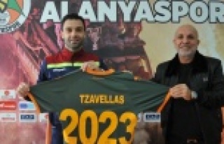 Alanyaspor'la sözleşmesini 2 yıl daha uzattı