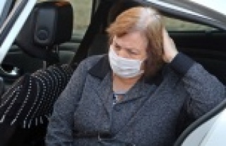 Arkadaşıyla yürüyüşe çıkan kadına kapkaççı...