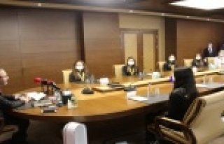 Bakan Kasapoğlu cimnastiğin altın kızları ile...