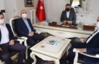 Başkan Yücel ziyaretçilerini ağırladı