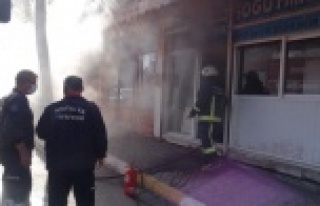 Beyaz eşya tamiri dükkanında yangın