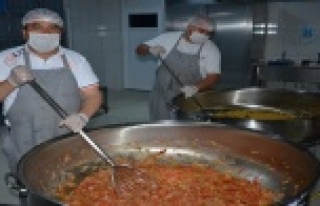 Büyükşehir aşevleri 683 bin kişilik yemek yardımı...