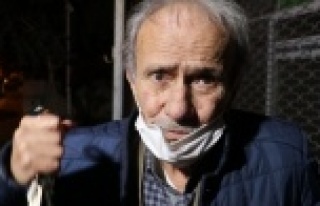 Cep telefonu için yaşlı adama kabus yaşattılar