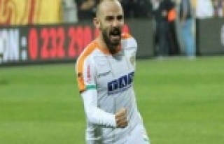 Efecan yeniden sahaya dönüyor