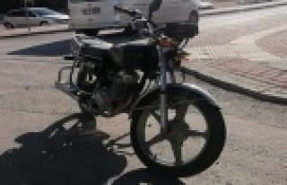 Ehliyetsiz yaptığı kaza 7 bin 839 liraya mal oldu