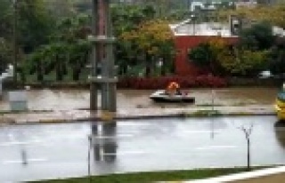 Göle dönen yolda jet ski keyfi