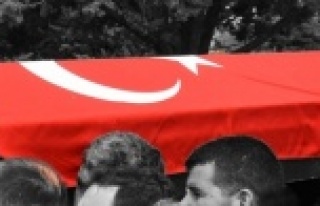 Hakkari'de araç kazası sonucu 1 asker şehit...