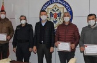 Kaymakam Ürkmezer'den jandarmaya başarı belgesi
