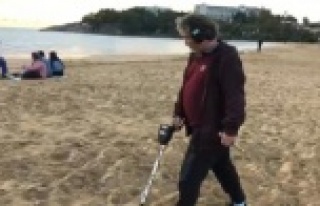 Korona, sahillerdeki define avcılarını da vurdu