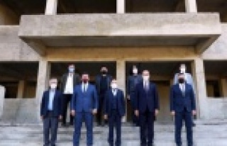 Mahmutlar yeni okuluna kavuşuyor