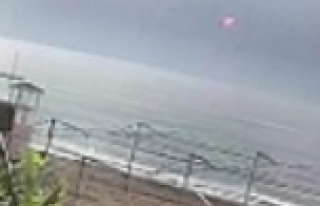 Otel çalışanı havada duran esrarengiz cismi görünce...