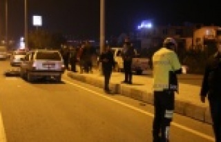 Otomobil dengesini kaybeden motosikleti altına alıp...