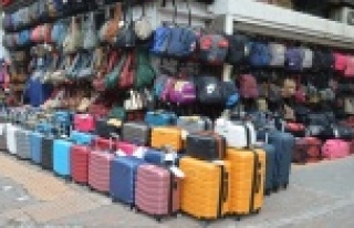 Turizm hareketliliği durunca çanta ve valizler ellerinde...