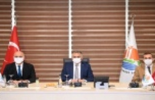 Vali Yazıcı: "Virüsle mücadele ederken üretimimizi...