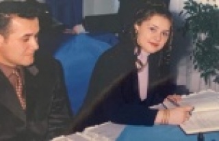 Yıldız Yücel 21 yıl önceki nikah resimlerini...