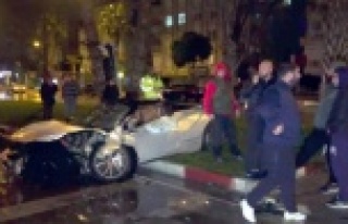 4 Milyon TL'lik otomobil kısıtlama saatinde...